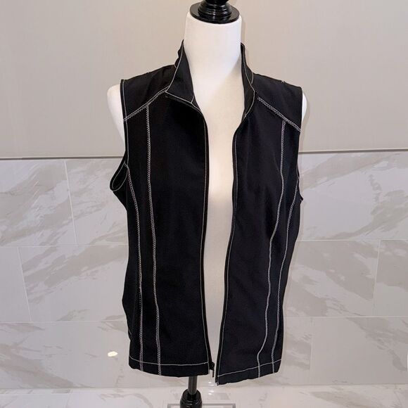 Weekends by Chico's  Size 1 (M) Black Sleeveless Full Zip Vest Unlined Jacket - Picture 1 of 6